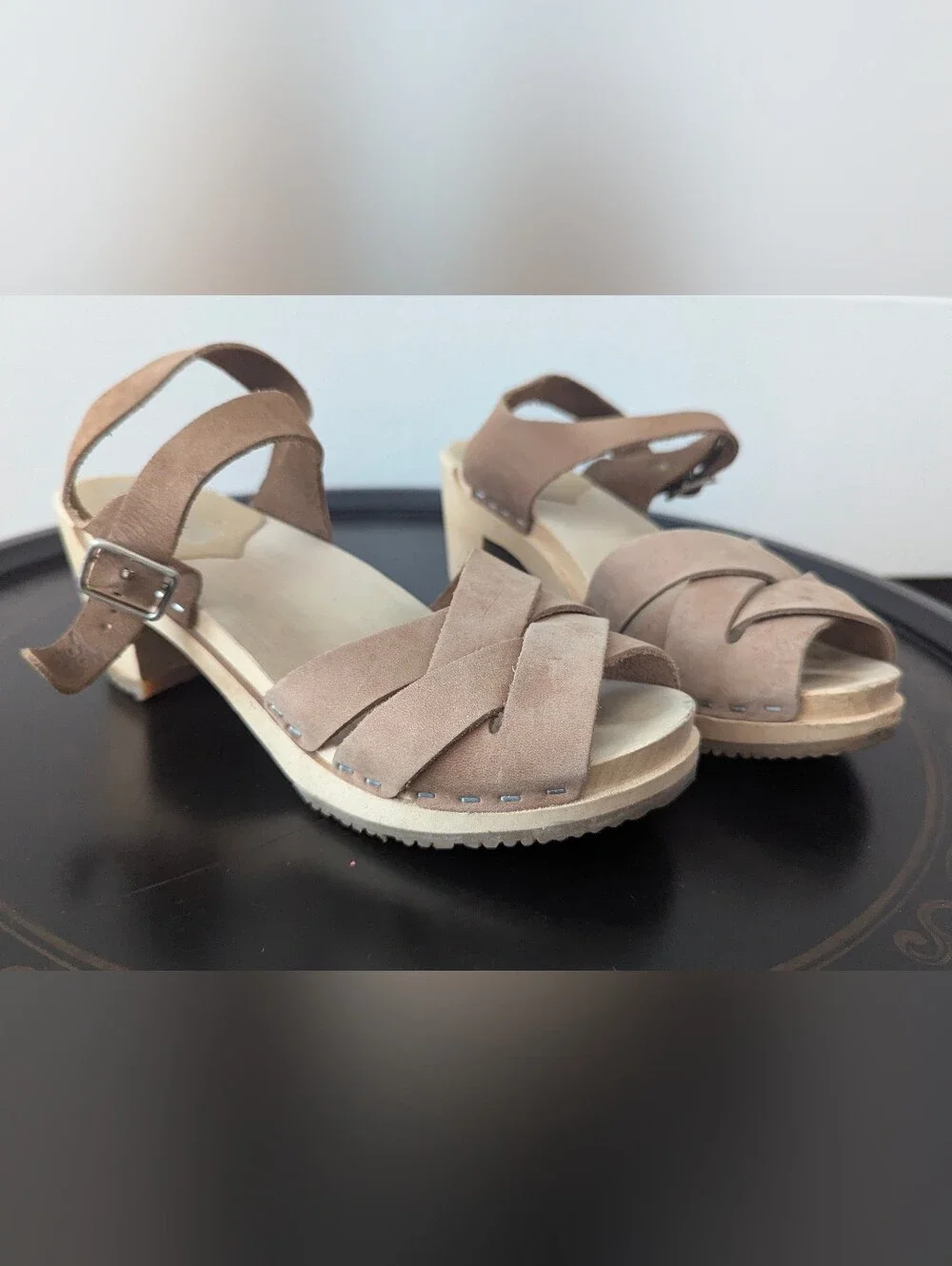 Sandgrens tan suede